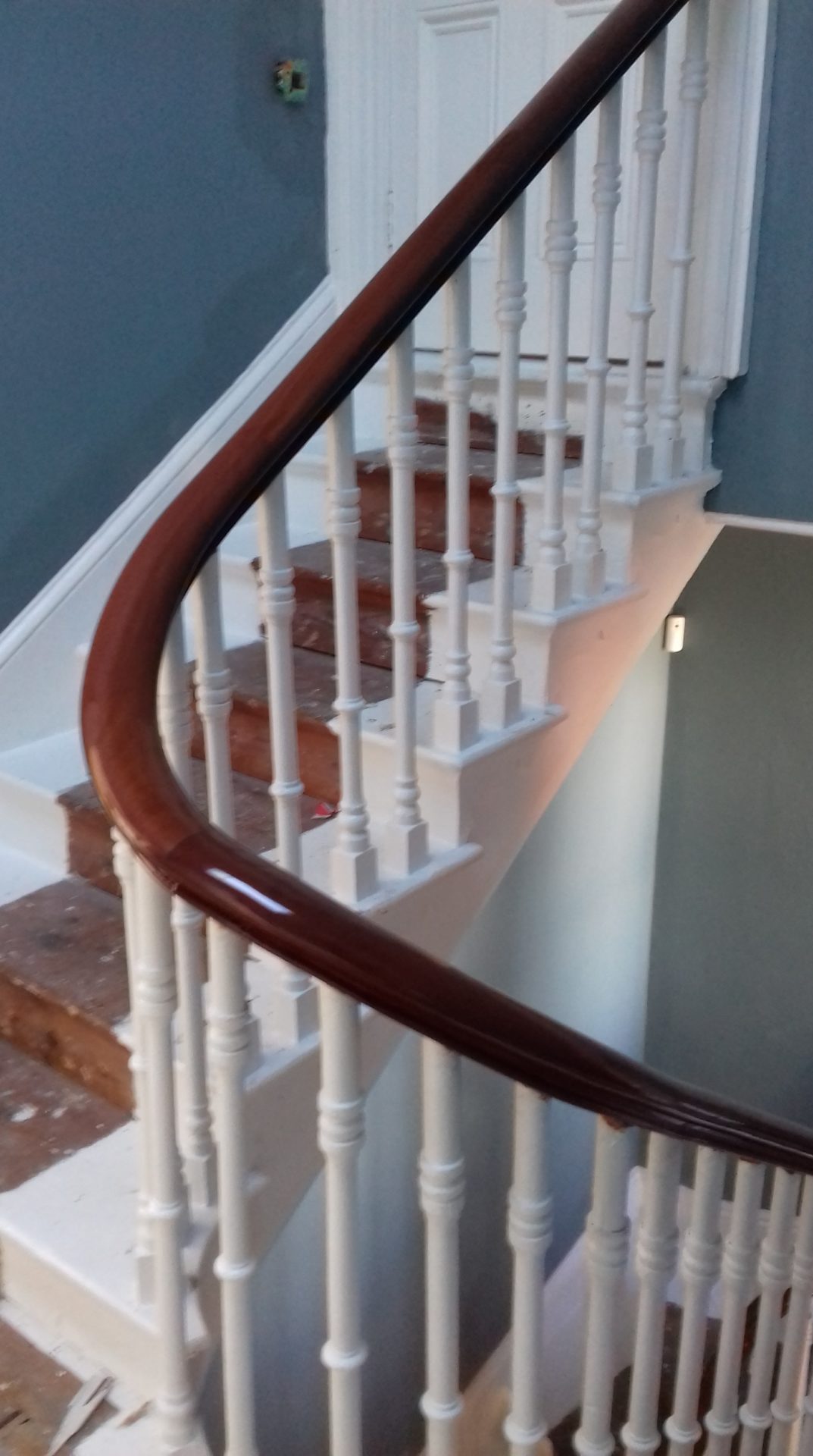 victorian-staircase-restored-french-polished-dublin-min